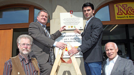 /?proxy=REDAKTION/News/2011-2012/News/Enthuellung_Gedenktafel_I_464x261.jpg