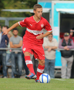 Sicherte sich im VfB Trikot Silber: Joshua Kimmich /?proxy=REDAKTION/News/2013-2014/Joshua_Kimmich_Fritz-Walter-Medaille_255x310.jpg