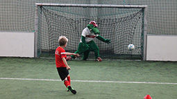 /?proxy=REDAKTION/Verein/Fussballschule/News/2016/201608-fussballschule-Torspieler-fritzle-255x143.jpg
