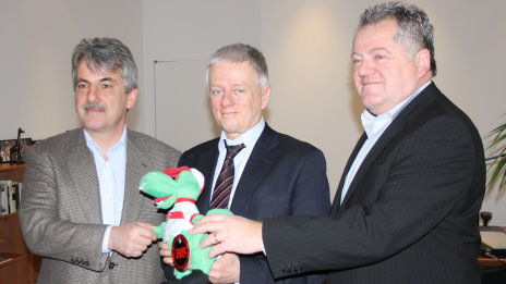 /?proxy=REDAKTION/News/2012-2013/sonstiges/Besuch_Rathaus_OB_VfB_I_464x261.jpg