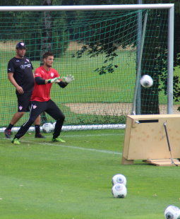 /?proxy=REDAKTION/News/2013-2014/Spezialgeraete_Torhueter_Menger_Ulreich_TL13_255x310.jpg