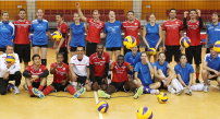Gemeinsames Training VfB und Volleyballerinnen Allianz MTV Stuttgart