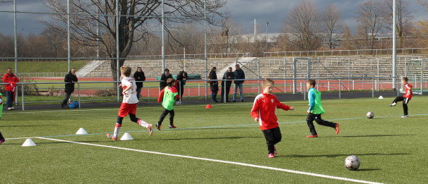 /?proxy=REDAKTION/Verein/Fussballschule/News/Auftakt_Foerdertraining_2013_606x261.jpg