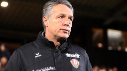 Aufstiegstrainer: Uwe Neuhaus /?proxy=REDAKTION/News/2016-2017/20151204-Uwe-Neuhaus-255x143.jpg
