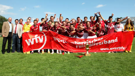 /?proxy=REDAKTION/News/2011-2012/Jugend/Pokalsieg_U17_464x261.jpg