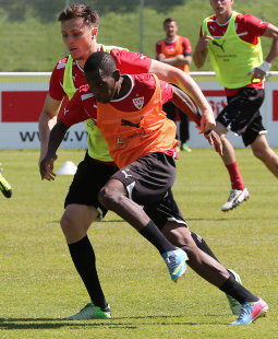 /?proxy=REDAKTION/News/2012-2013/DFB-Pokal/20130528_Pressegesrpaech_Gentner_Traoré_255x310.jpg
