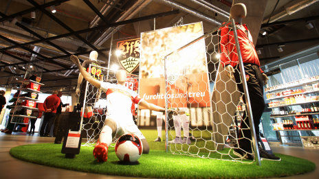 /?proxy=REDAKTION/Fans/Fans_News/20151011-Auszeichnung-VfB-Fan-Center-464x261.jpg