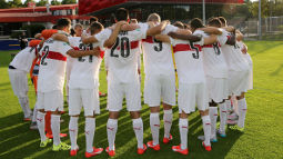 /?proxy=REDAKTION/Saison/Jugend/U19/2015-2016/U19-1516-Teamkreis-vor-dem-NLZ-255x143.jpg