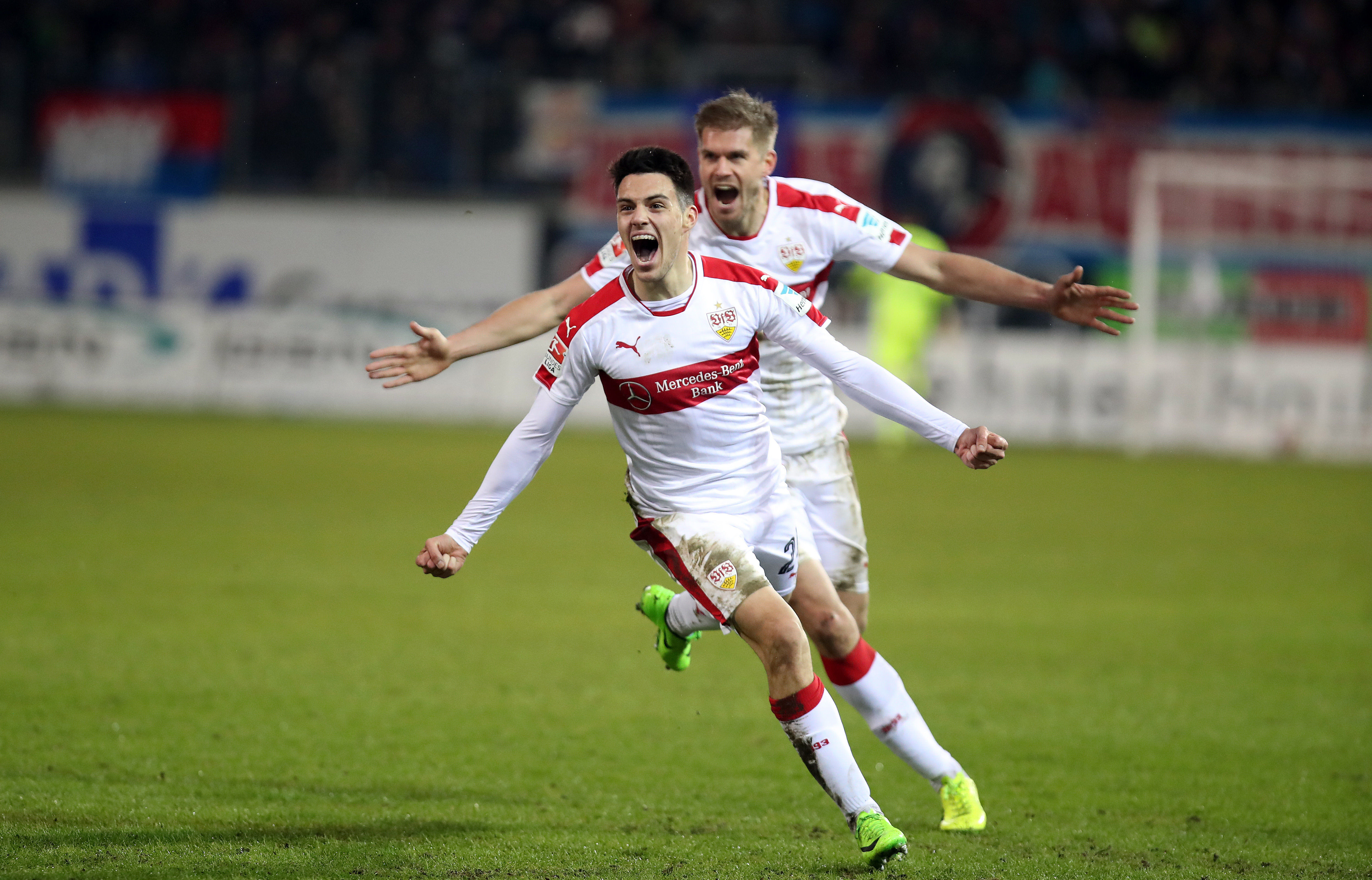 Erst kurz zuvor eingewechselt nimmt Josip Brekalo am 17. Februar 2017 aus großer Distanz genau Maß und trifft in den Winkel zum Auswärtssieg in Heidenheim. Endstand: 1. FC Heidenheim – VfB Stuttgart 1:2.
