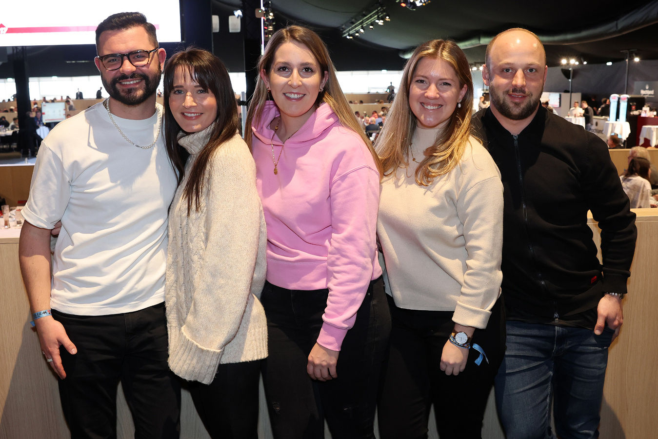 Gianluca Serafino, Leonie Humbug, Larissa Manneck, Lisa Kachel (alle Möbel Rieger) und Christian Weber. (Foto: Wolfgang List)