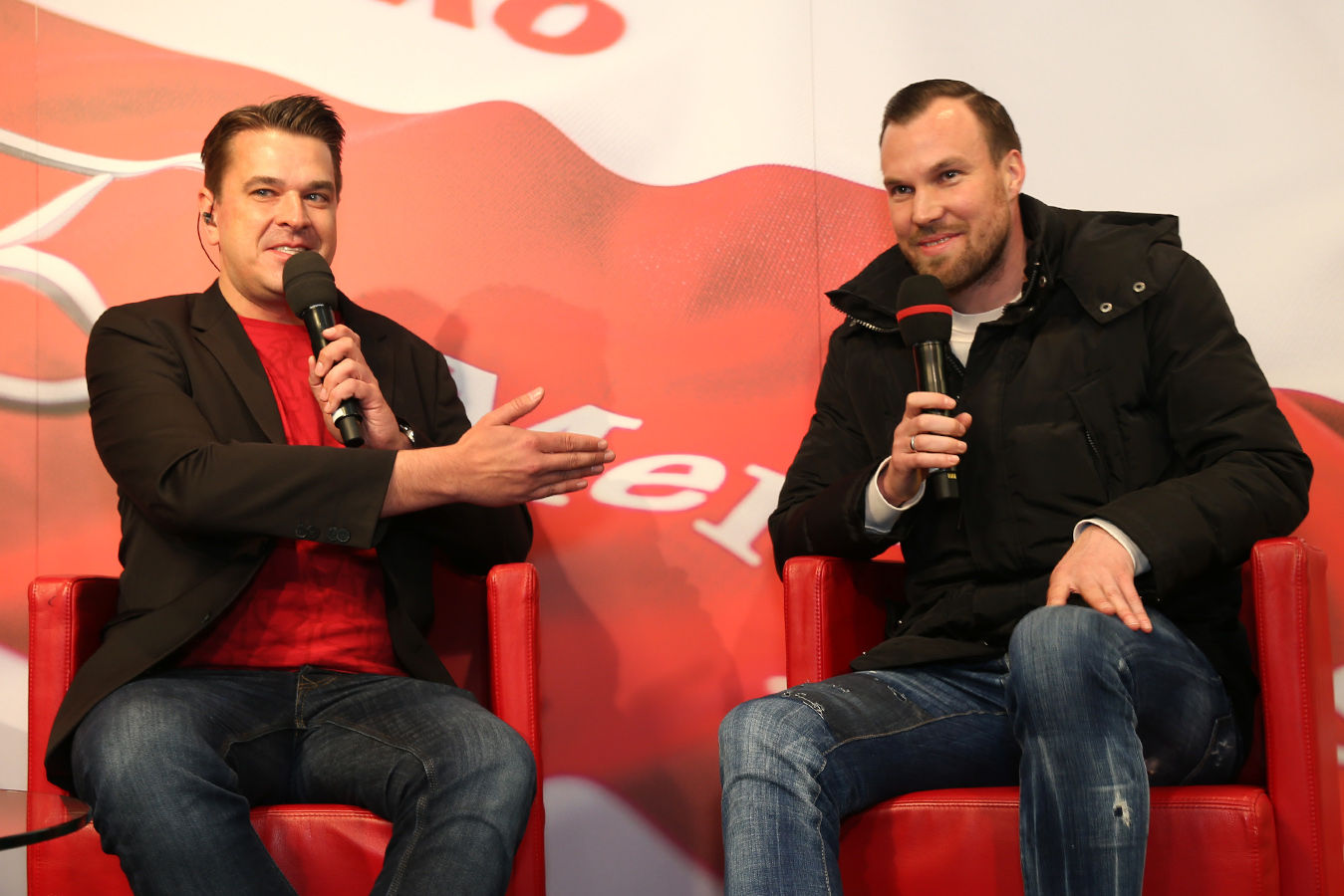 Moderator Alexander Franke mit Kevin Großkreutz. (Foto: Wolfgang List)