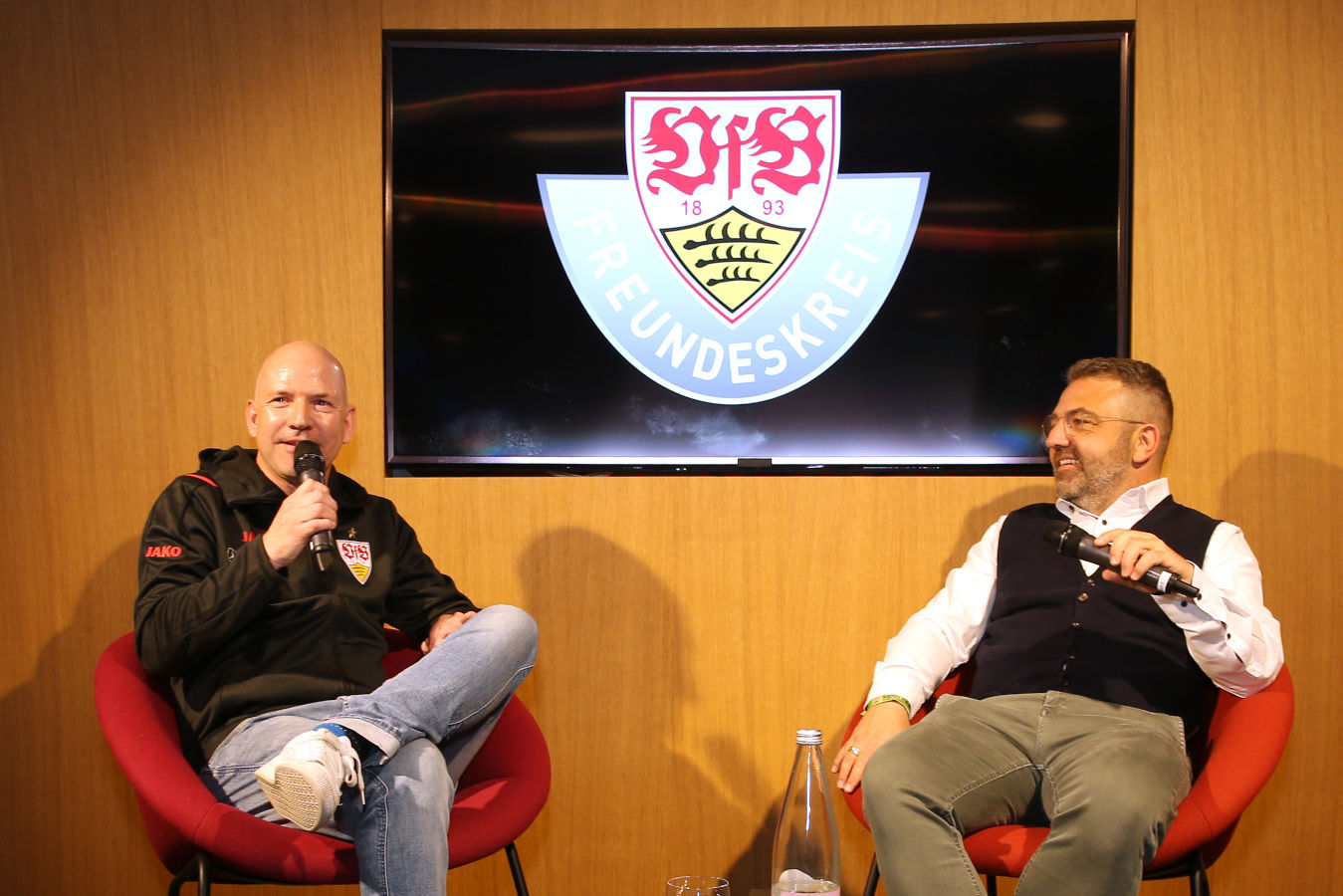 Rainer Weninger und Marcel Schöll (VfB Freundeskreis). (Foto: Wolfgang List)