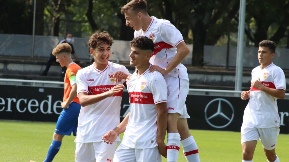Kantersieg zum Saisonstart