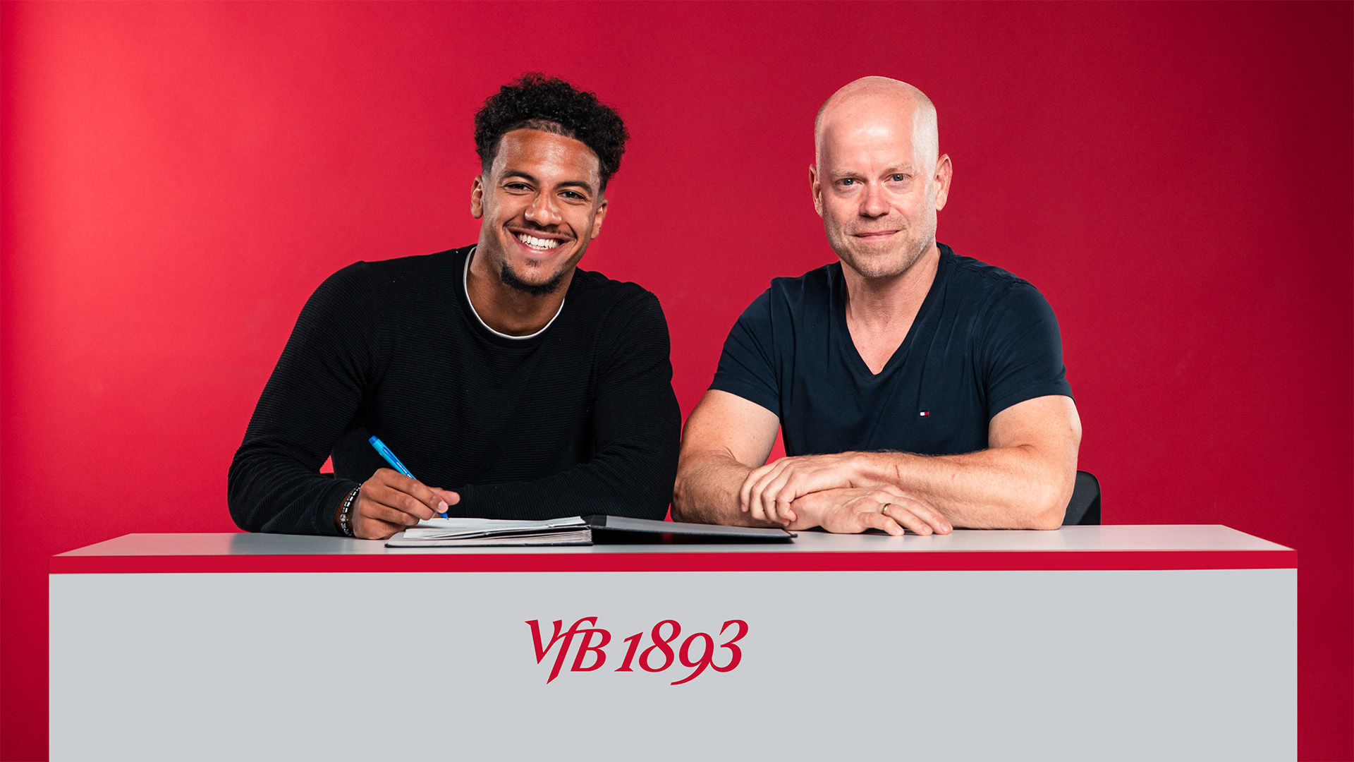 VfB verpflichtet Jonathan Akaegbobi