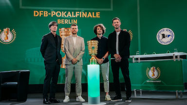 https://www.vfb.de/images/redaktion/images/neues/Verein/2025/DFB-Pokal-Finale-Club/25-05-12-DFB_Cup-Handover-001_00000_fit_384x216.jpg