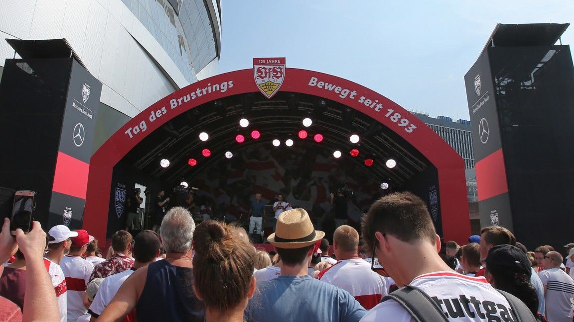 Weiß-rotes Jubiläumsfest