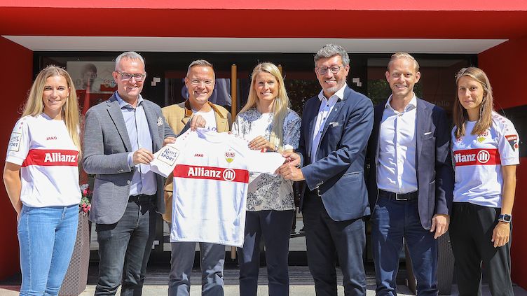 [Bild: 20220823_Frauenfussball_Trikotsponsor_00...52x423.jpg]