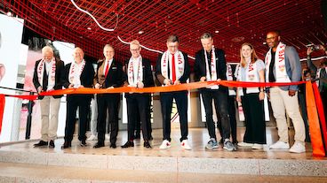 April: Die neue Haupttribüne der MHP Arena, samt Business-Bereichen und der Sport-, Medien- sowie Funktionsbereiche wird offiziell in Betrieb genommen