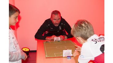 Vfb Stuttgart Kabinenfest Und Trainingsstart Vor Dem Spiel In Osnabruck