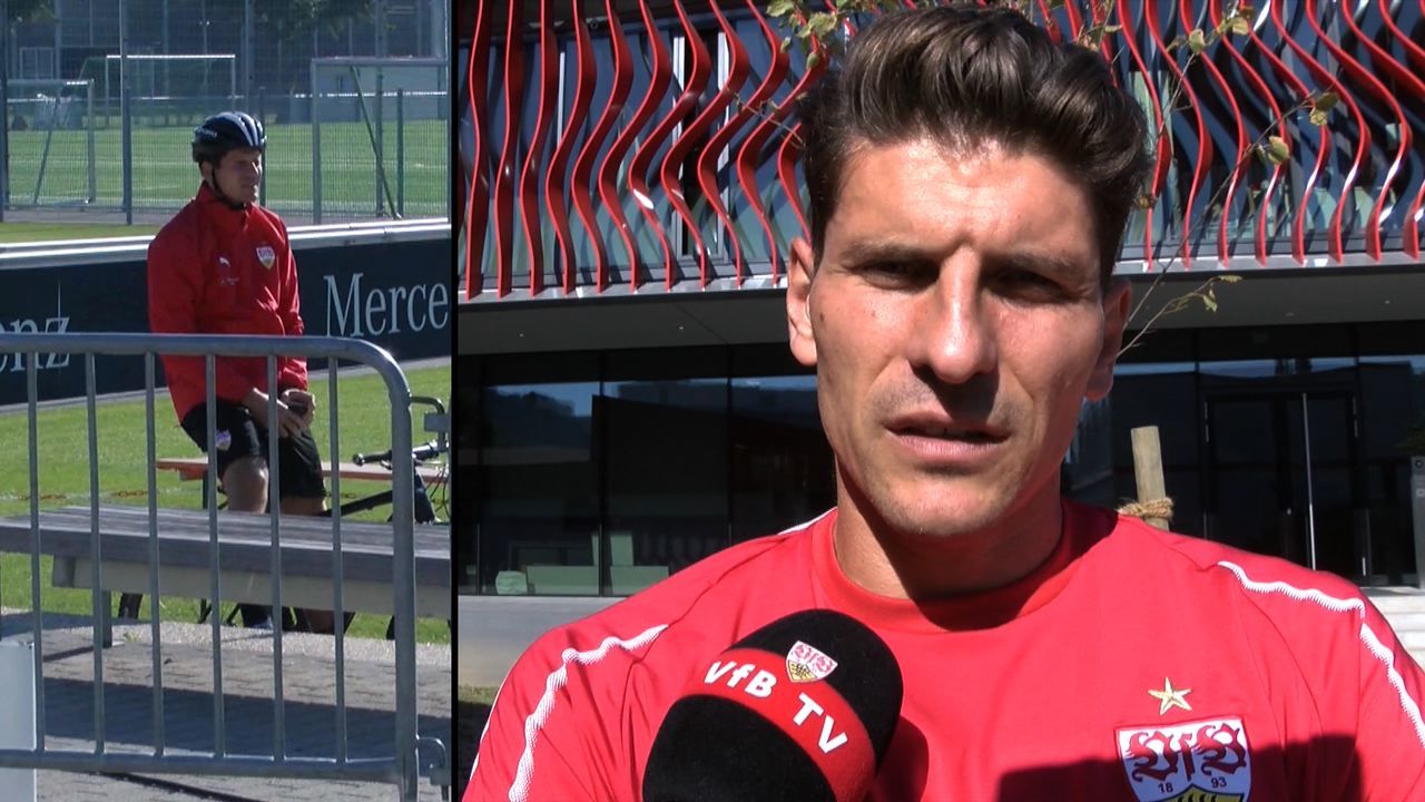 Mario Gomez nach dem Spiel beim SC Freiburg