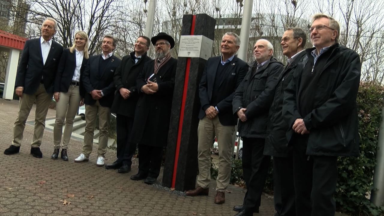 Gedenk-Stele am VfB Clubzentrum: Ein Ort der Erinnerung