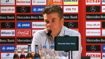 Die PK mit HSV-Trainer Dieter Hecking