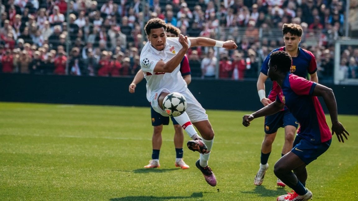 Highlights: UEFA Youth League VfBU19 - FC Barcelona
