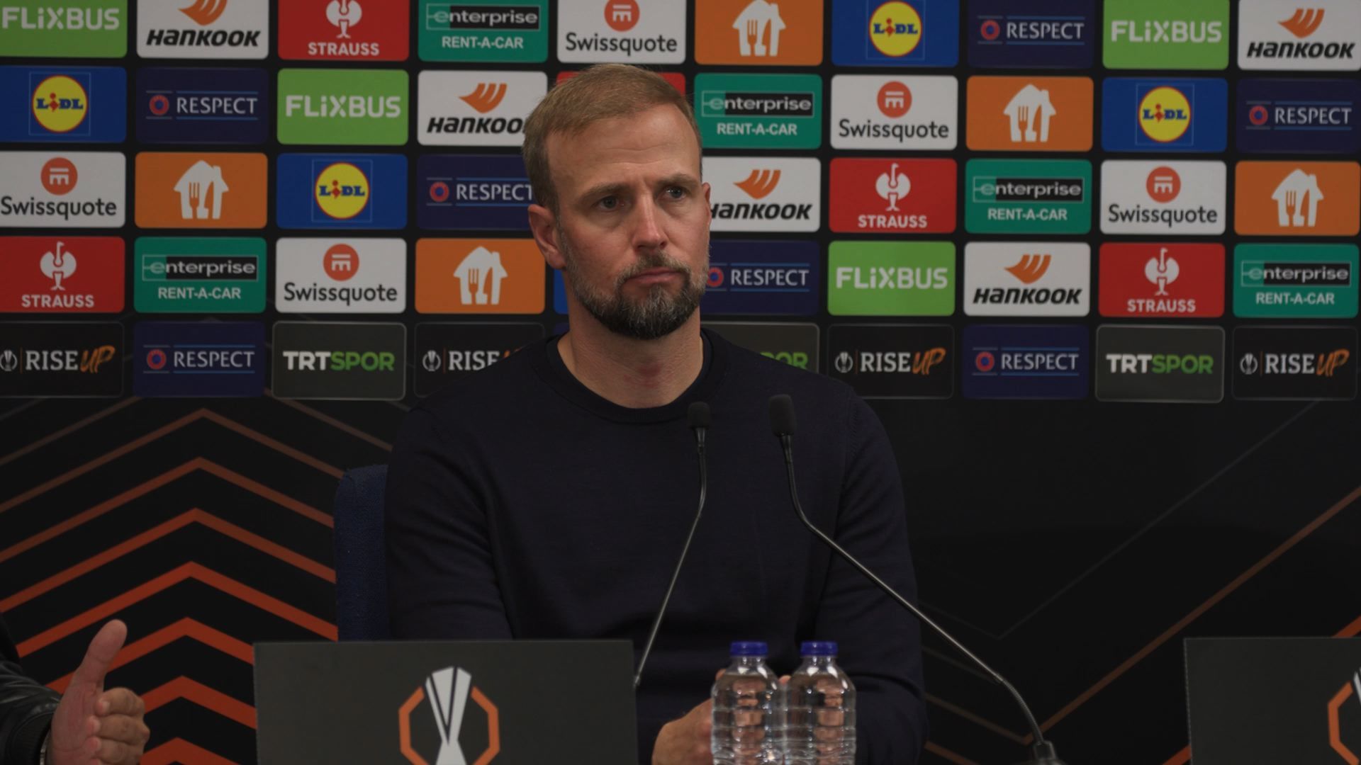 Pressekonferenz: Fenerbahce Istanbul - VfB Stuttgart