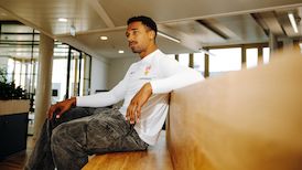 Leo Neugebauer im dunkelrot-Interview